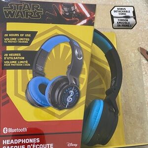Disney Star Wars Headphones with Blue and Black Design Jedi New